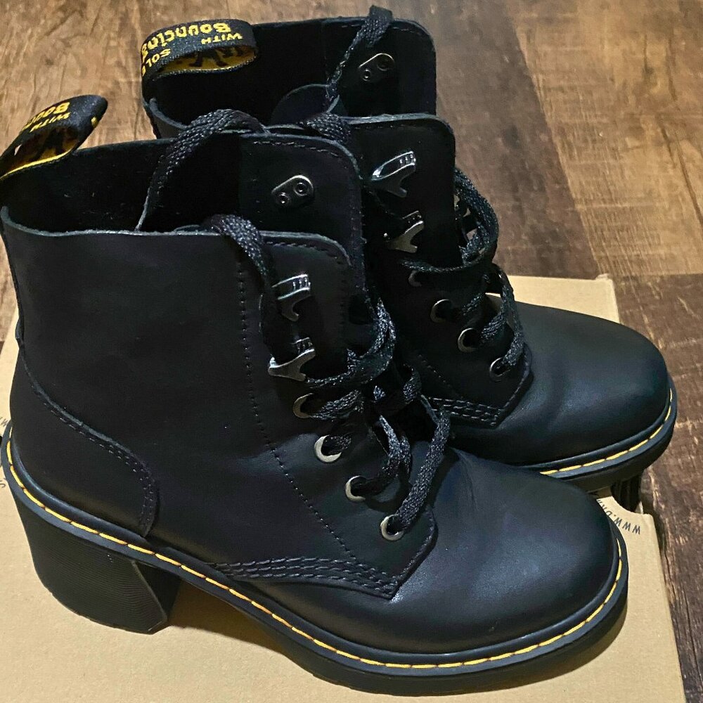 Dr. Martens Jesy black smooth leather heeled ankle boots in excellent condition.